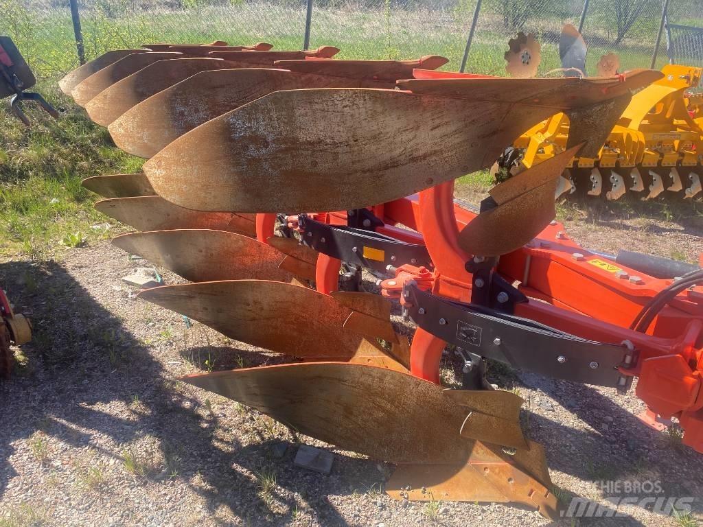 Kubota RM 300 SV 双向犁