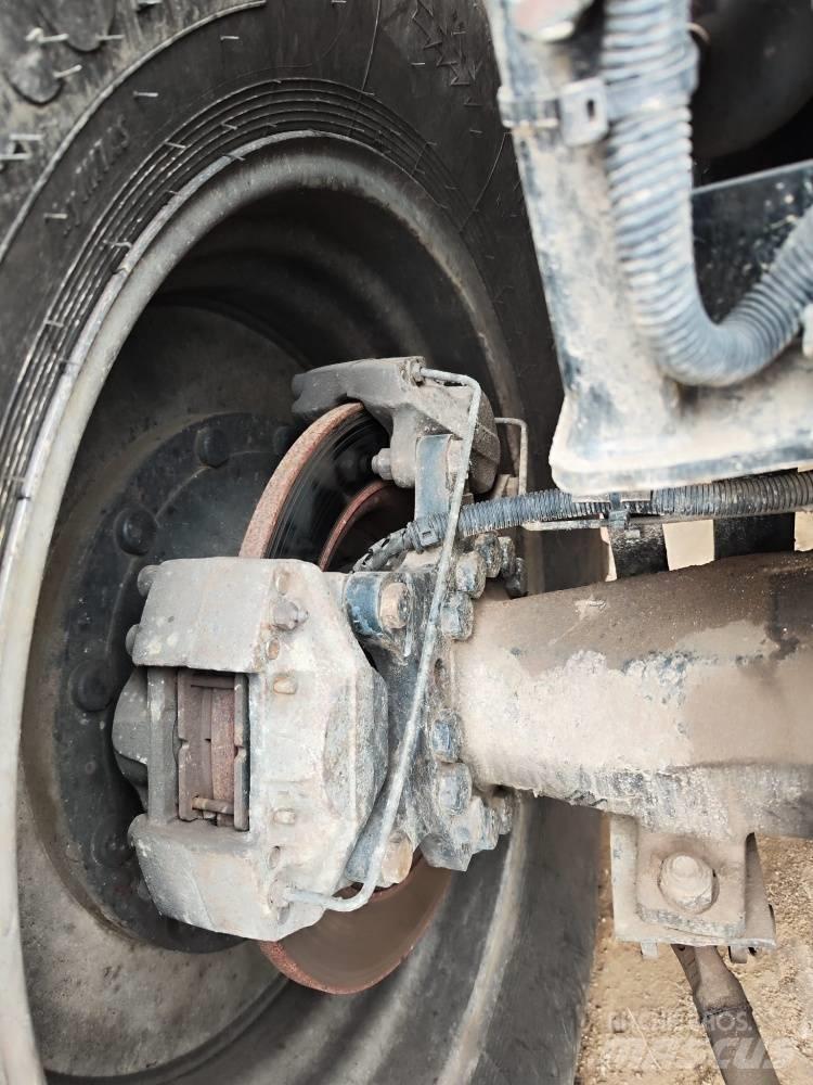JCB Fastrac 3200 拖拉机/农用车
