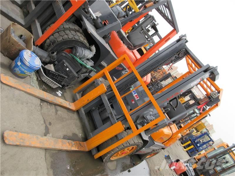 TCM FD 30 柴油叉车