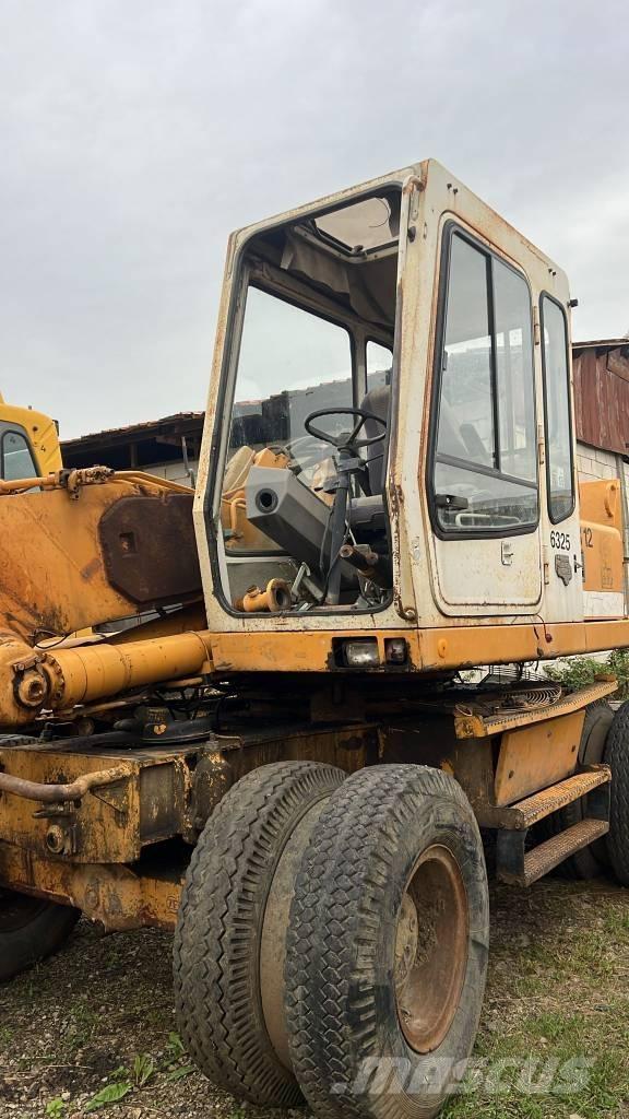 Liebherr 912 底盘和悬架