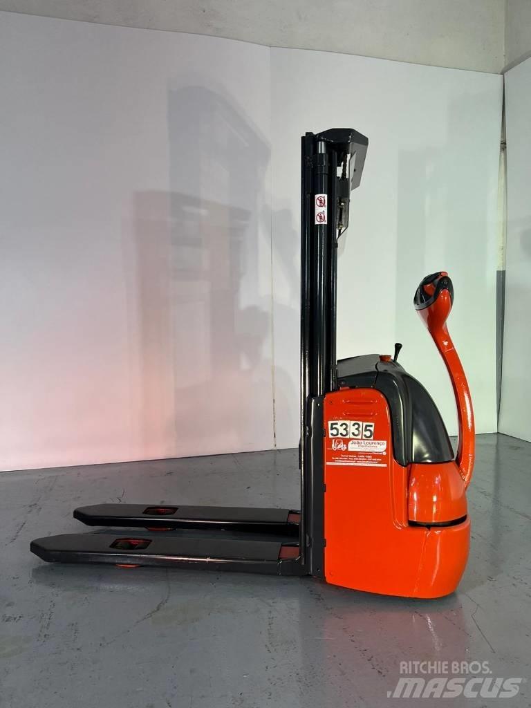 Linde L12 手动码垛机