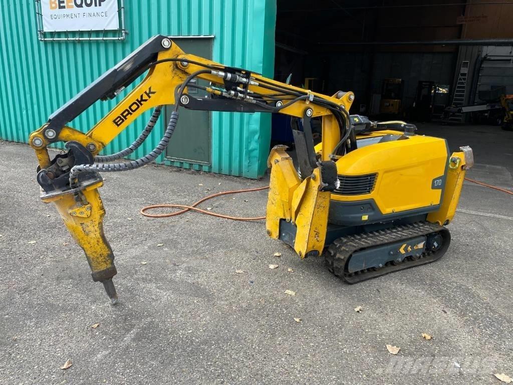 Brokk 170 组装挖掘机