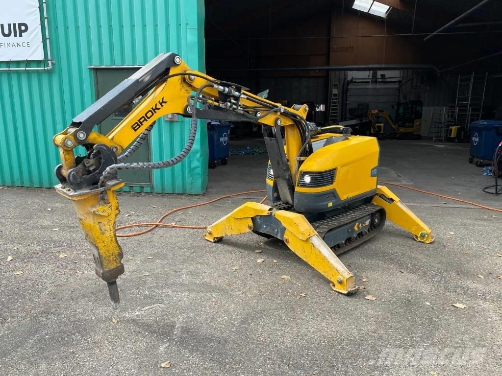 Brokk 170 组装挖掘机