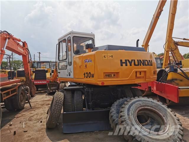 Hyundai R130WD 履带挖掘机