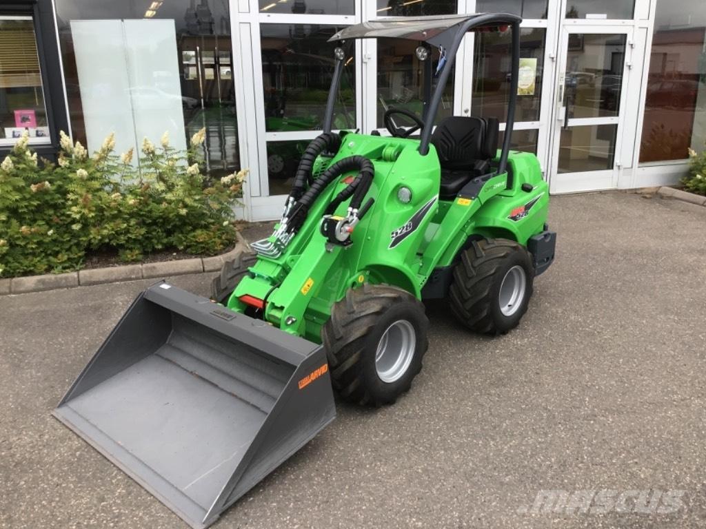 Avant 528 DEMO 多功能装载机