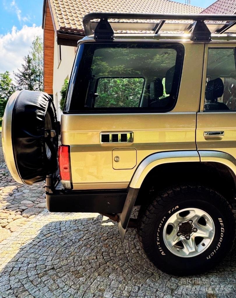Toyota Landcruiser 越野车