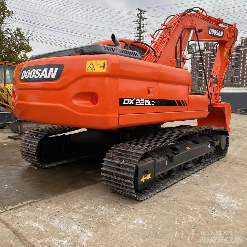 Doosan DX 225 LC 履带挖掘机