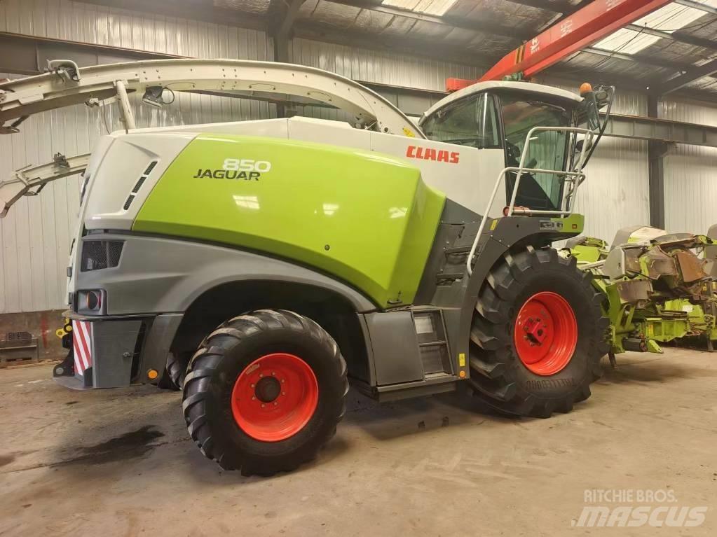 CLAAS Jaguar 850 自走式青贮饲料收割机
