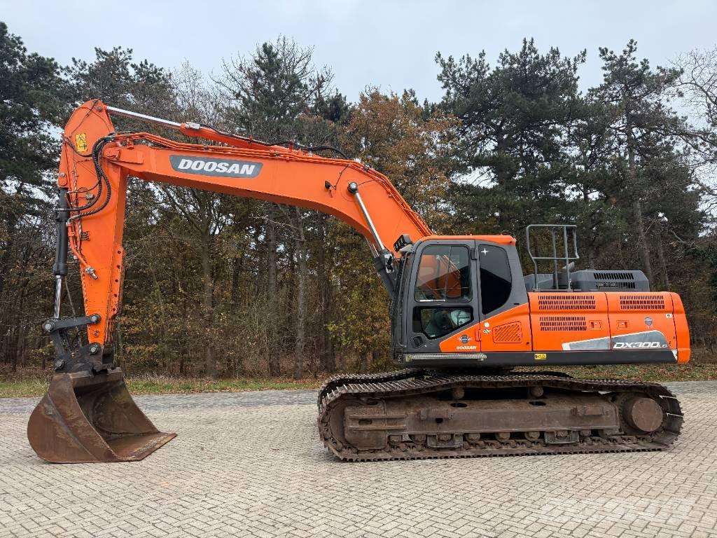 Doosan DX 300 LC 履带挖掘机