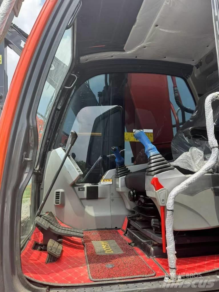Doosan DX300-9C 履带挖掘机