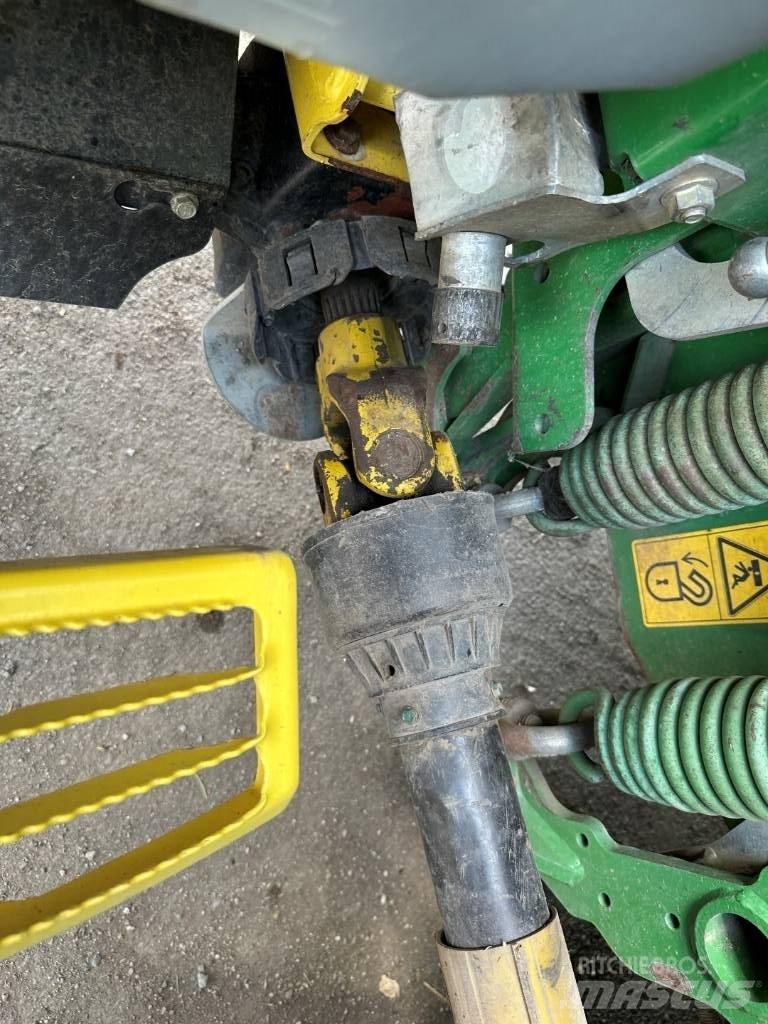 John Deere 8600 自走式青贮饲料收割机