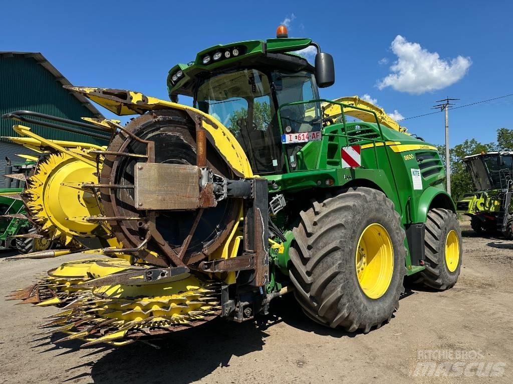 John Deere 8600 自走式青贮饲料收割机