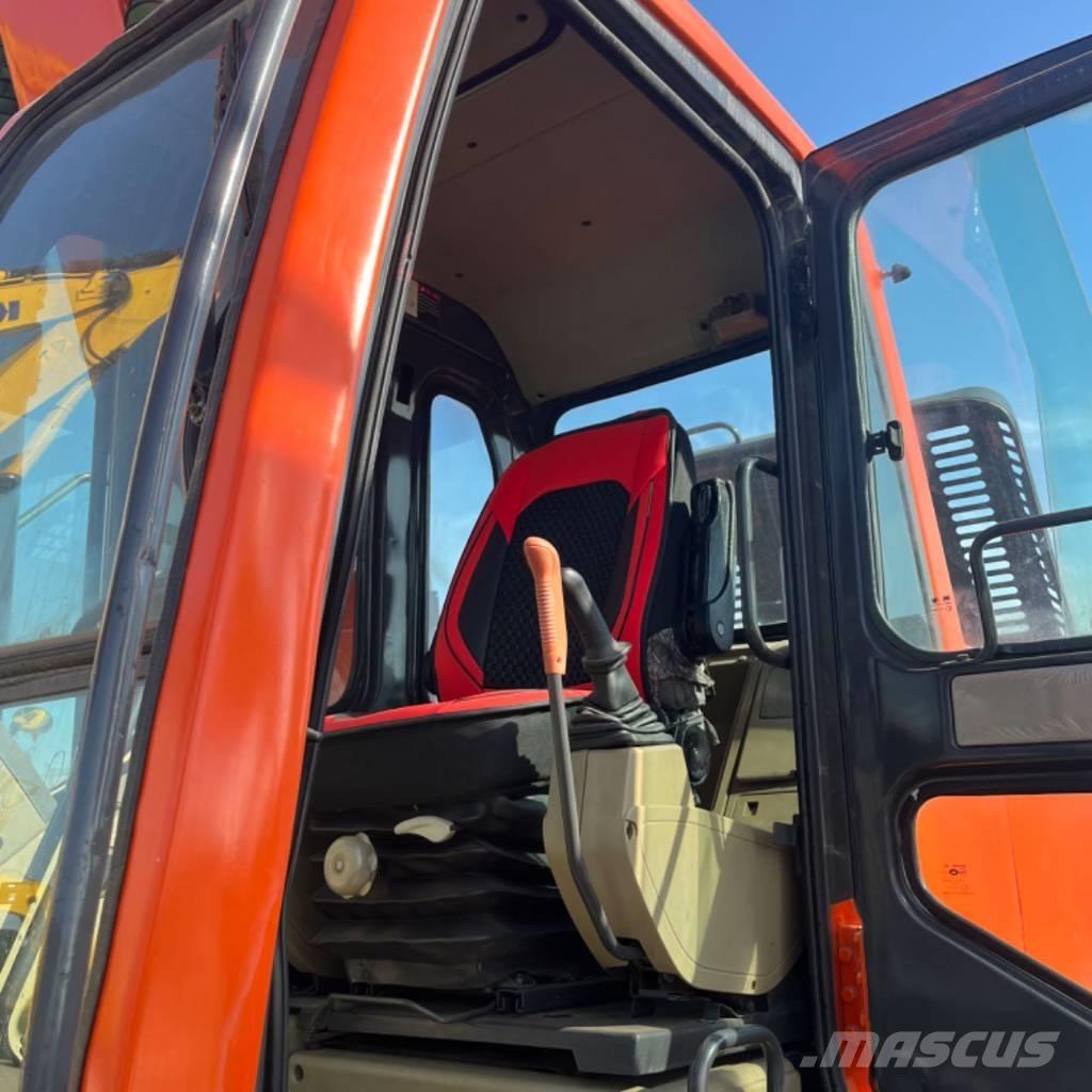 Doosan DX 300 履带挖掘机