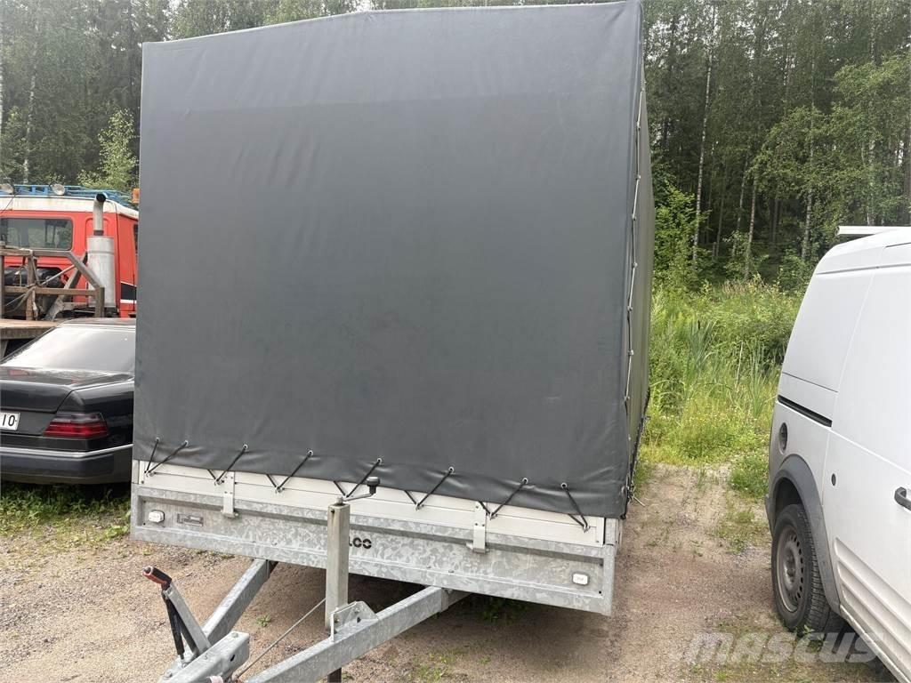 Hulco Medax 侧帘拖车
