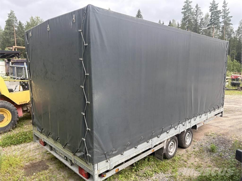 Hulco Medax 侧帘拖车