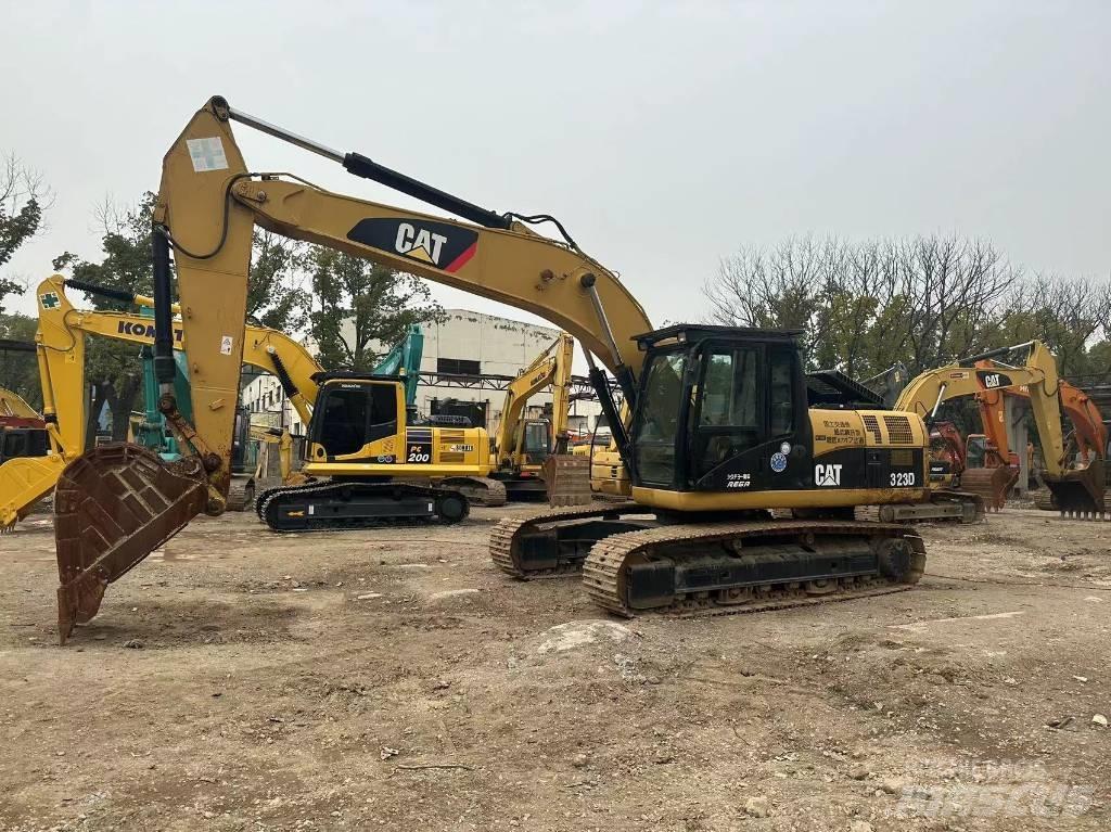 CAT 323D 履带挖掘机
