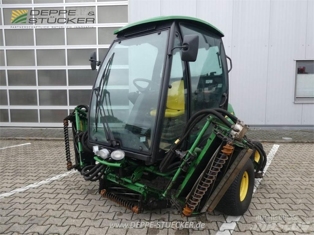 John Deere 8900A 割草机
