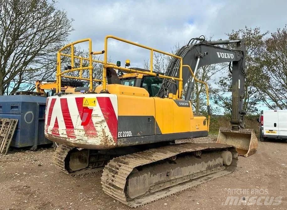Volvo EC 220 DL 履带挖掘机