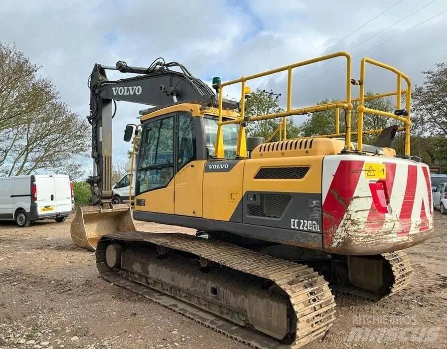 Volvo EC 220 DL 履带挖掘机