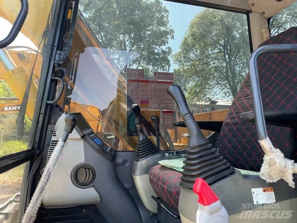 Komatsu PC70-8 履带挖掘机