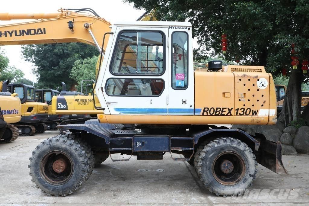 Hyundai Robex 130 W 轮式挖掘机