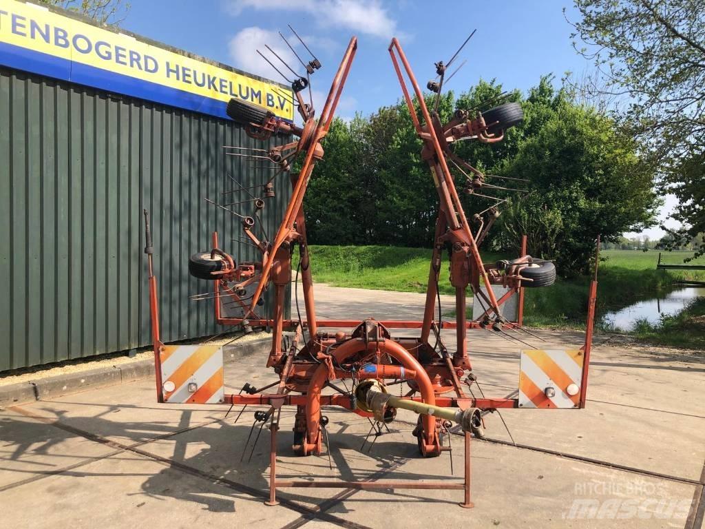 Kuhn GF 6301 M H O 犁耙和摊草机