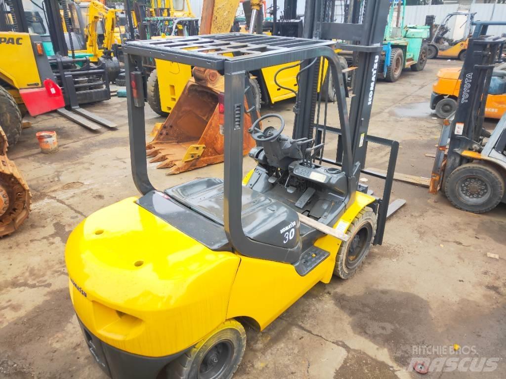 Komatsu FD 30 T-17 柴油叉车