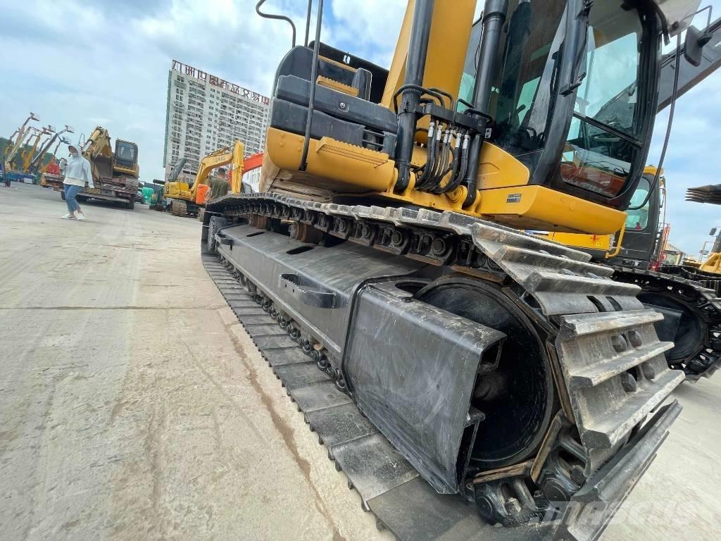 CAT 323 D 履带挖掘机