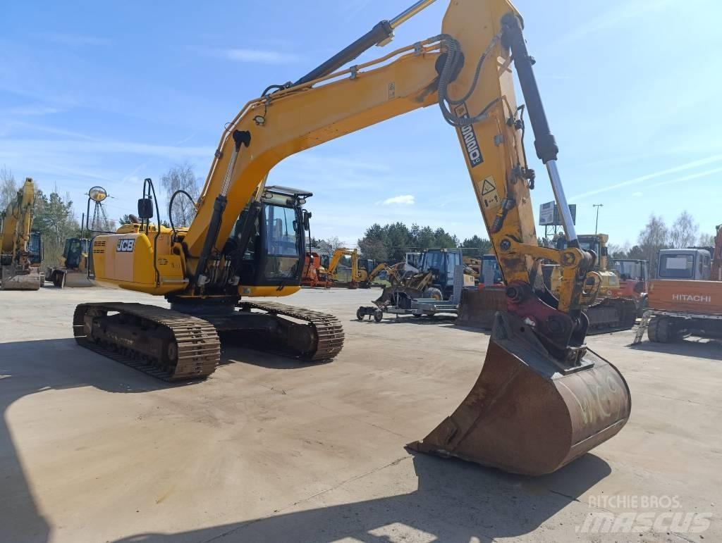JCB JS 220 履带挖掘机