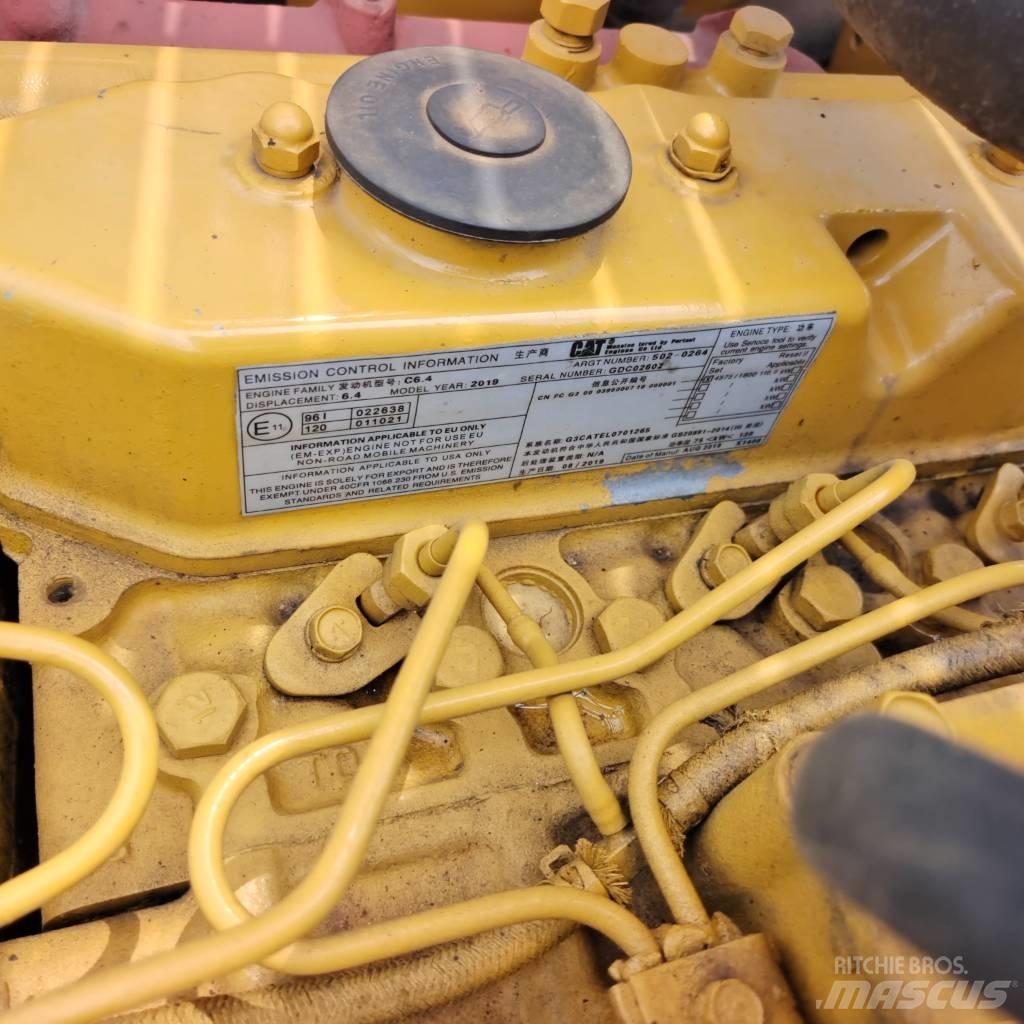 CAT 320CL 履带挖掘机