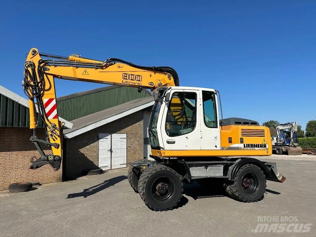 Liebherr A900C 轮式挖掘机
