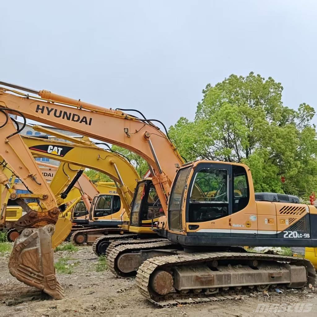 Hyundai Robex 220-9 履带挖掘机