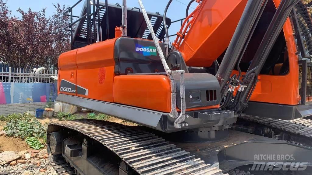Doosan DX 300 LC 履带挖掘机