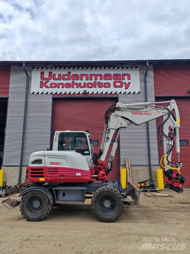 Takeuchi TB295W 轮式挖掘机
