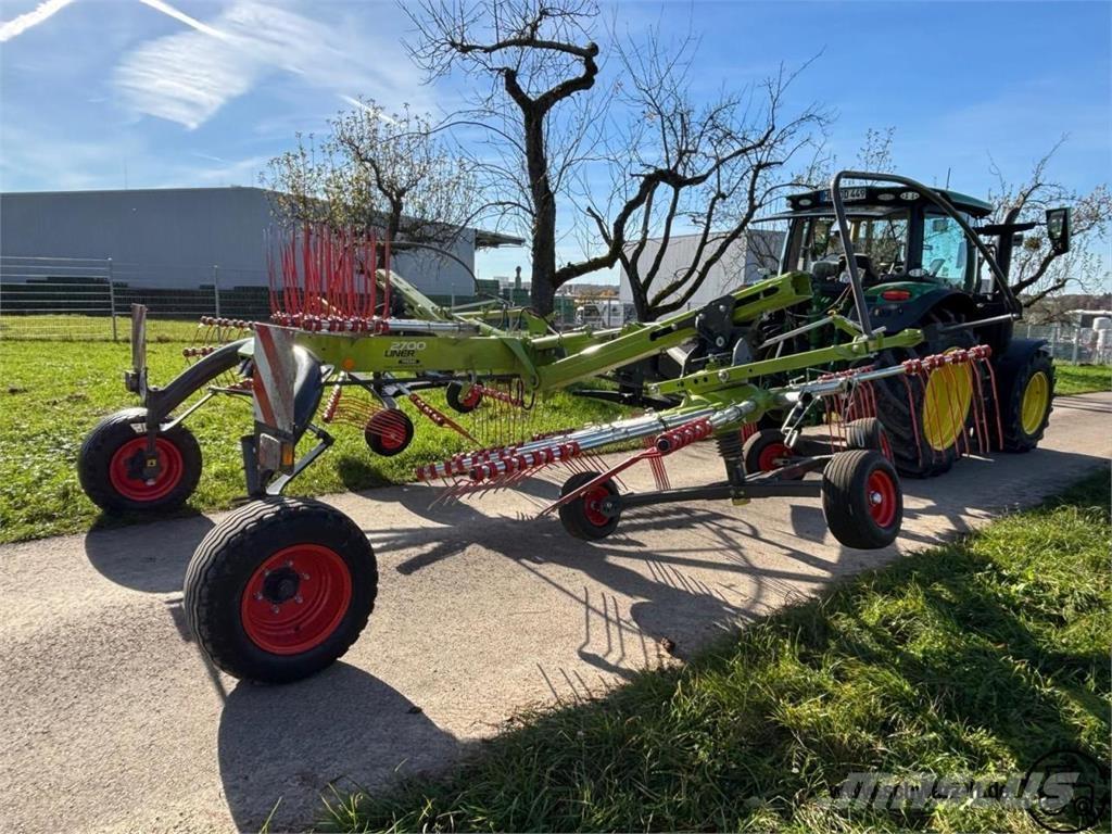 CLAAS Liner 2700 料堆整形机