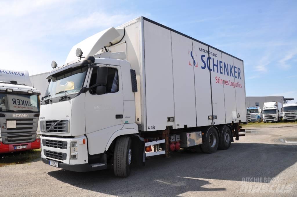 Volvo FH440 6X2 厢式货车