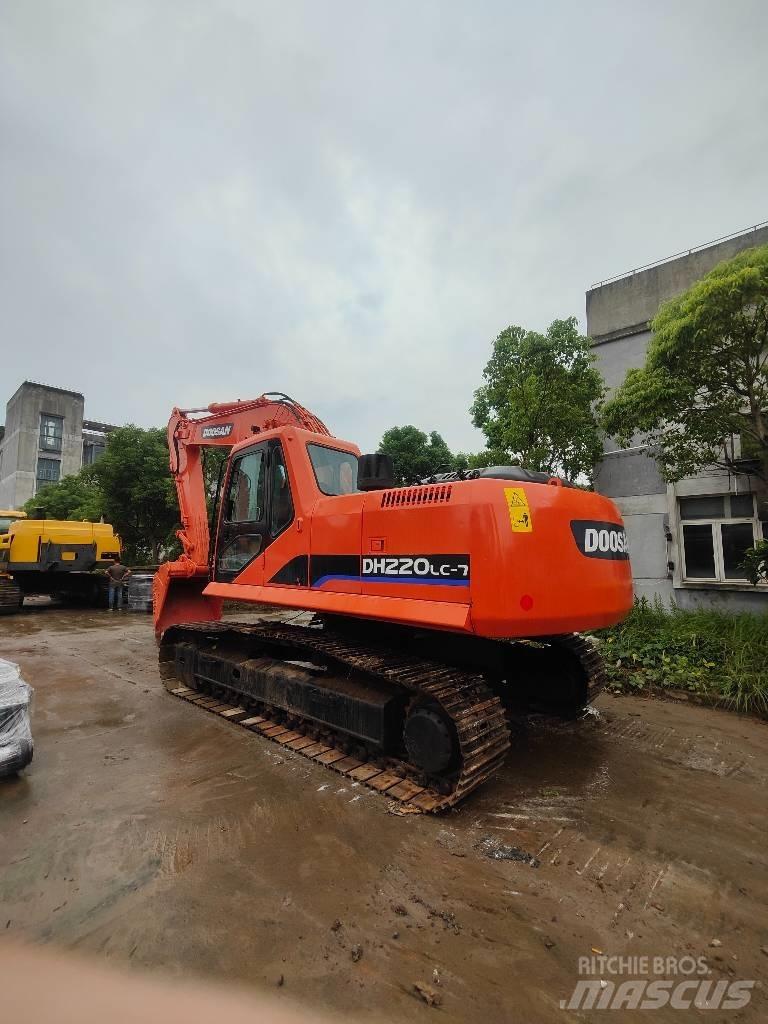 Doosan DH 220 履带挖掘机