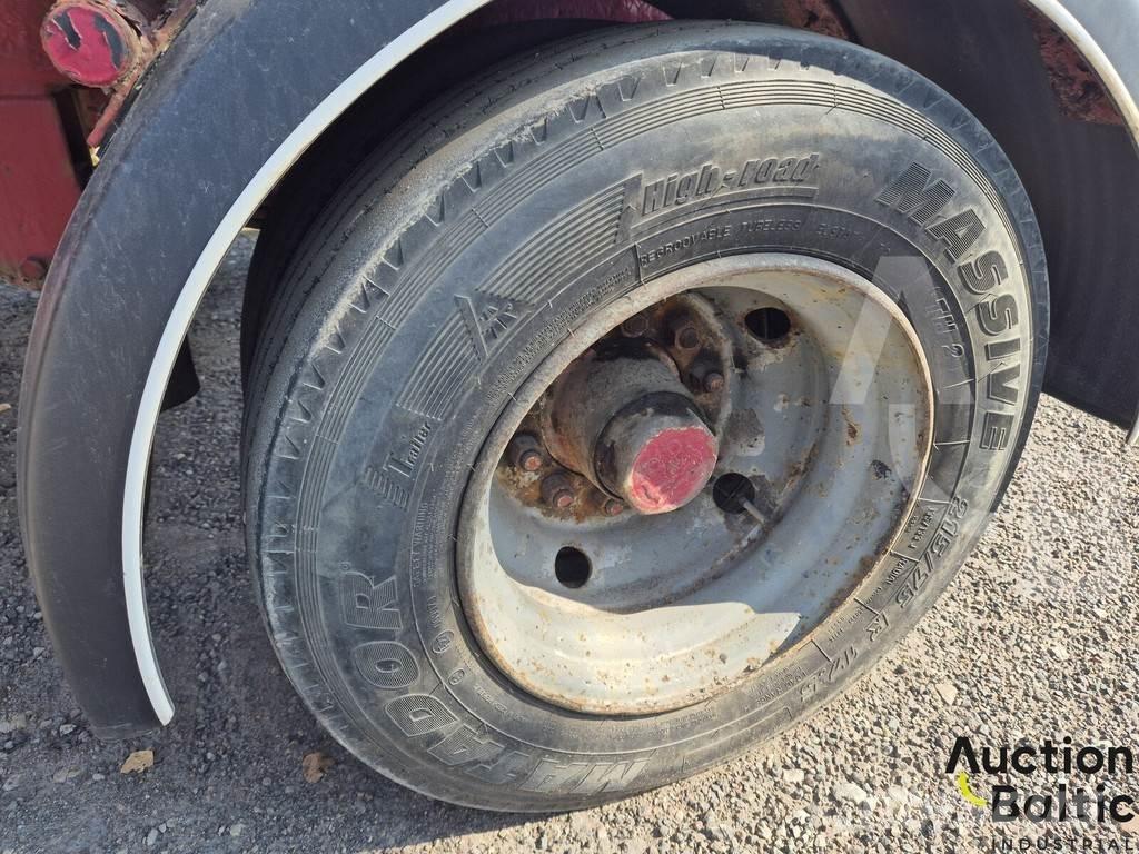 Kögel SCT 24 侧帘半挂车