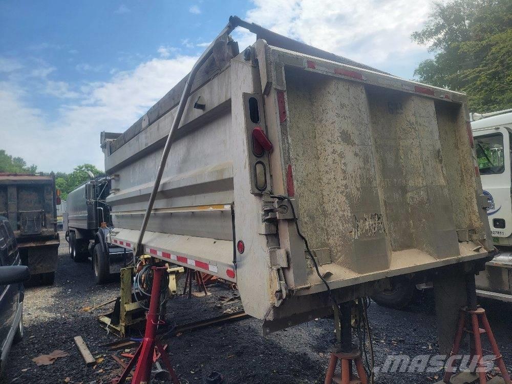  J & J 17' Dump Body 自卸式货车