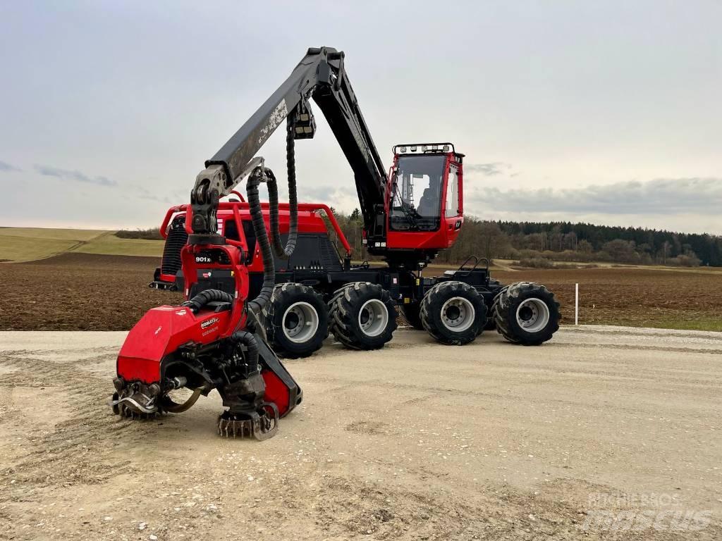 Komatsu 901 XC 收割机