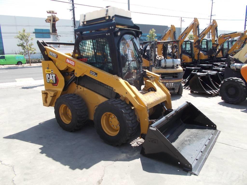 CAT 262D3 滑移装载机