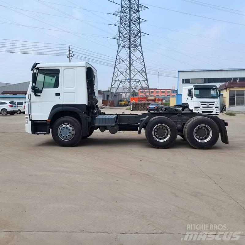 Howo 375 6x4 牵引车