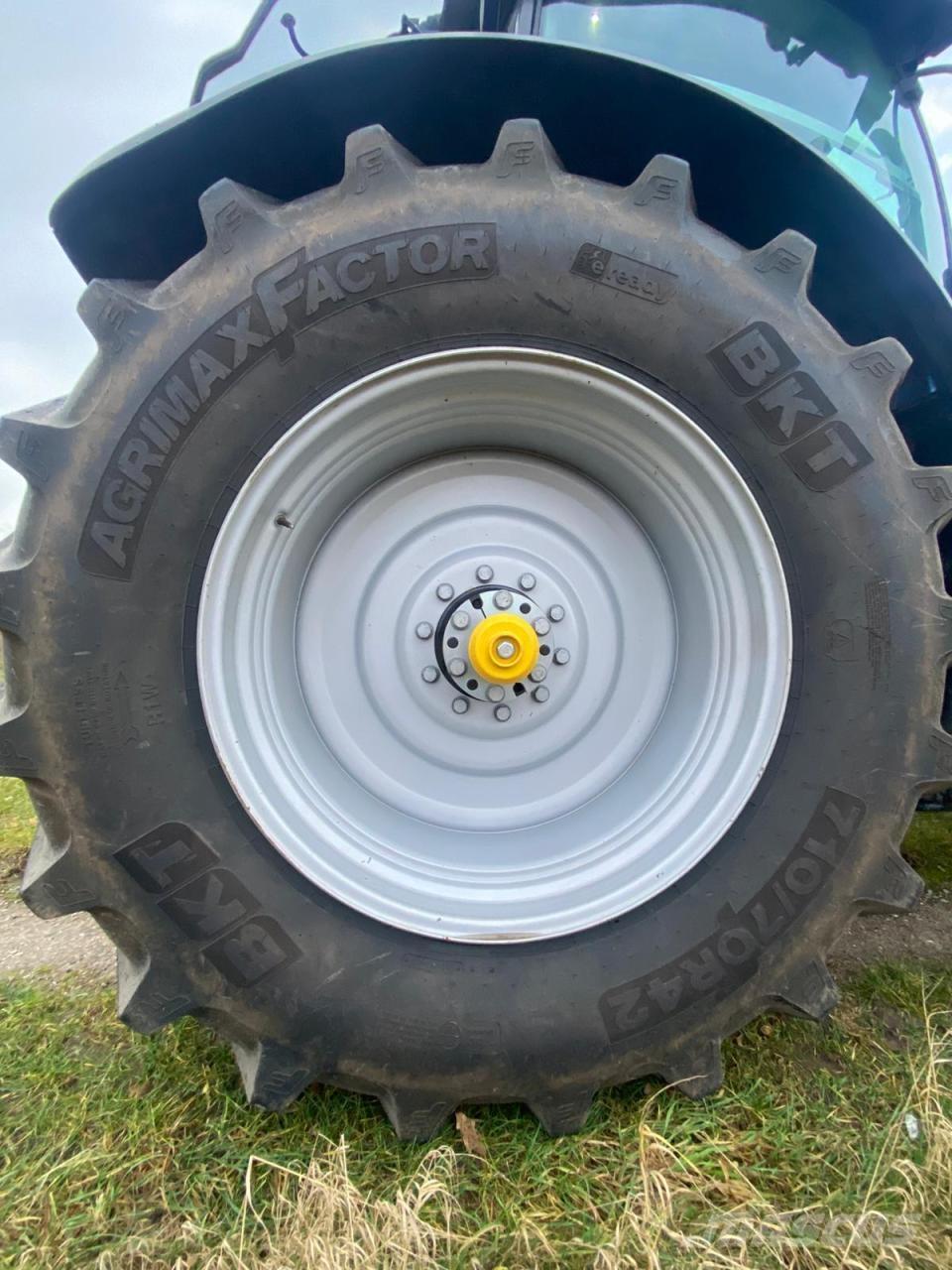 New Holland T7.230 拖拉机/农用车