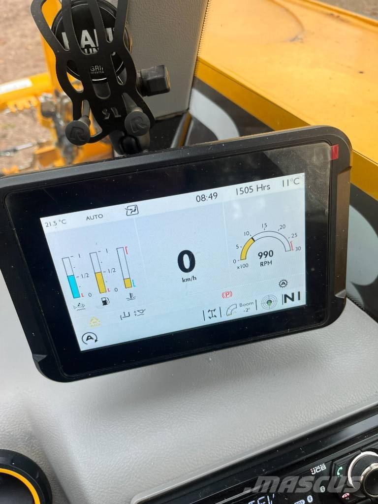 JCB Agri Xtra 542-70 前装载和挖掘机