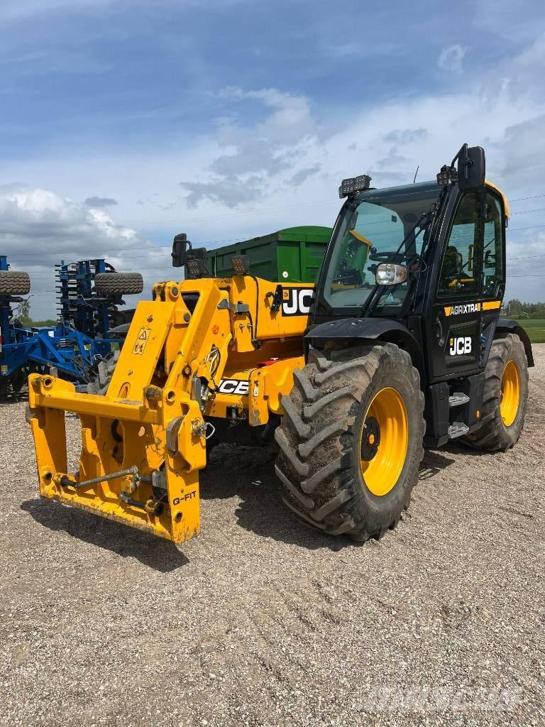 JCB Agri Xtra 542-70 前装载和挖掘机