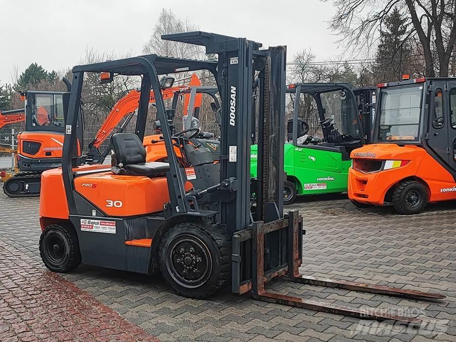 Doosan D30G 柴油叉车