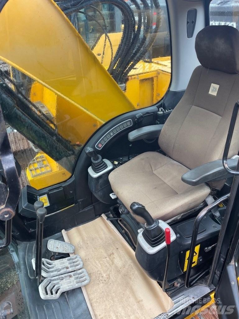 JCB JZ140LC 履带挖掘机