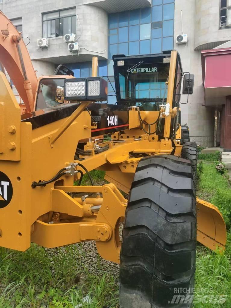 CAT 140 H 反铲装载机