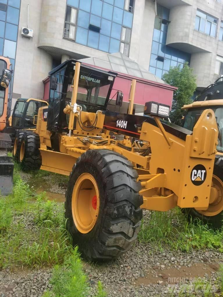 CAT 140 H 反铲装载机