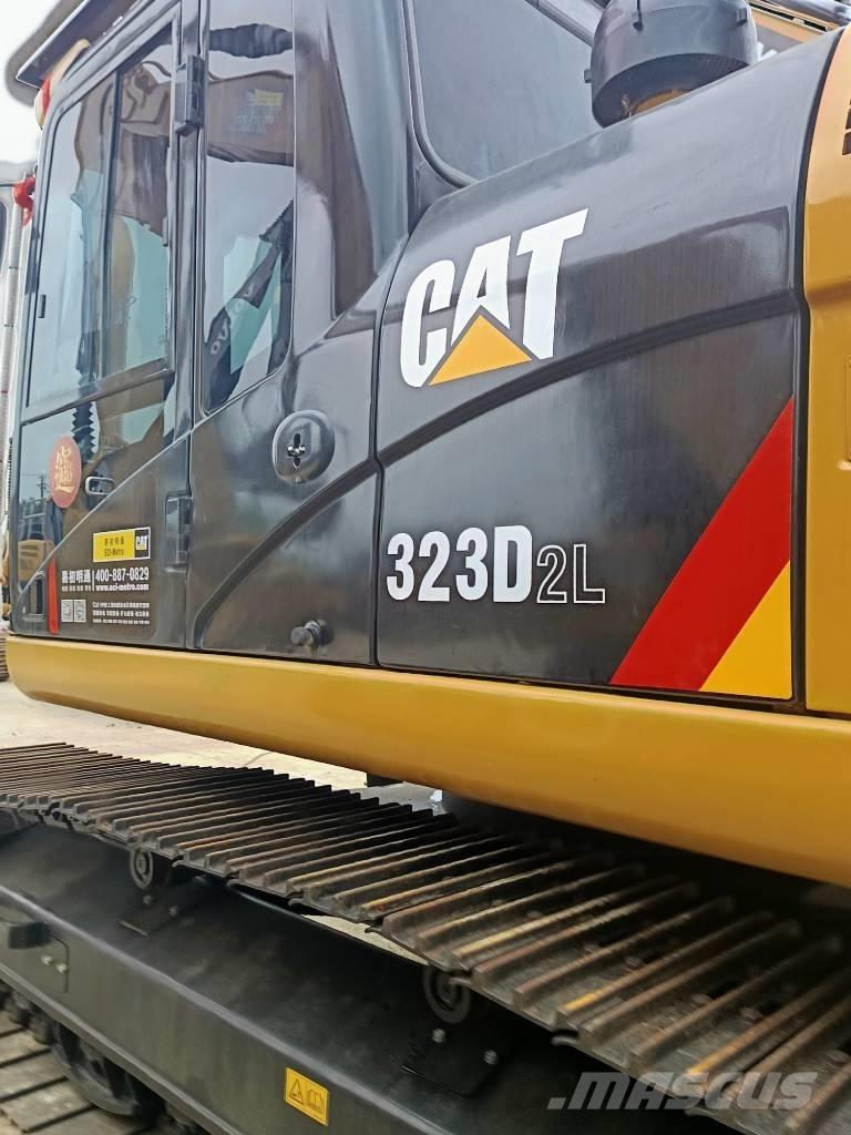 CAT 323 D2L 履带挖掘机